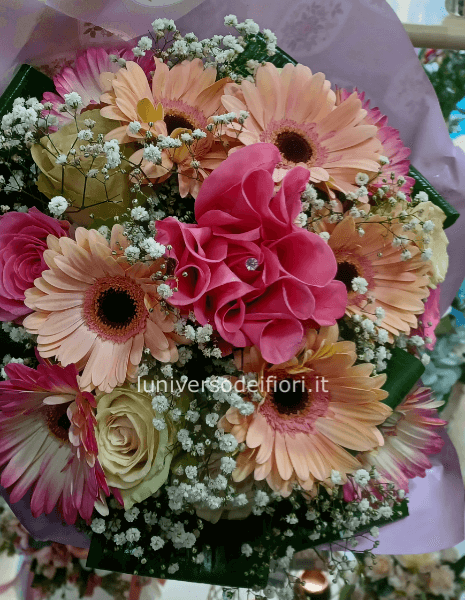 Bouquet con rosa a forma di diamante