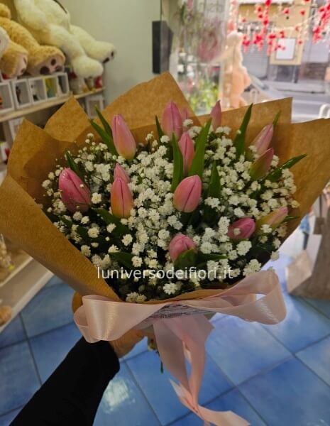 29,99 Euro Bouquet 15 tulipani telefonare o indicare nelle note colore preferito previo disponibili