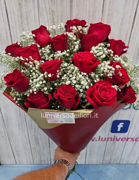 49.99 Euro Fascio 15 rose rosse